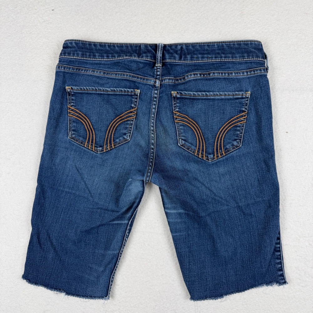 Hollister Womens Medium Wash Raw Hem Denim Bermuda Shorts Size 7R W28 L29 - Picture 7 of 7